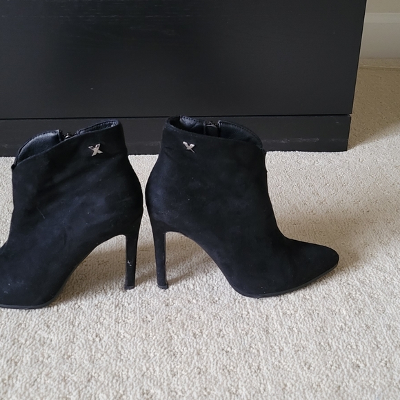 Fox & Dogs Booties - Picture 7 of 10